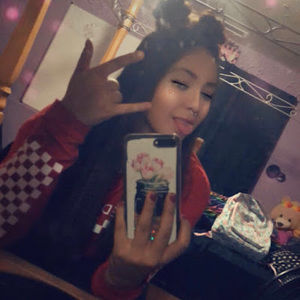 Meet your Posher, Yvette